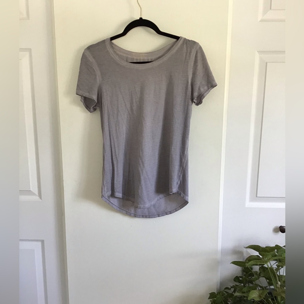 Lululemon purple short sleeve - faded look - US 4